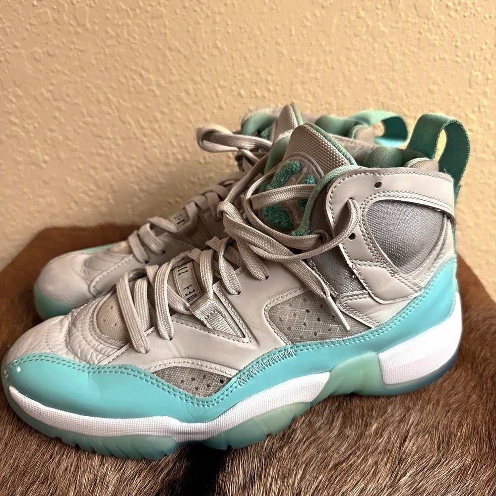 Nike Air‎ Jordan Jumpman Two Trey Tropical Teal Womens 8.5 Blue White DR9631 004